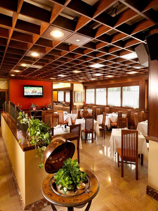 קמפוסמפיירו Hotel Al Pino Verde מראה חיצוני תמונה