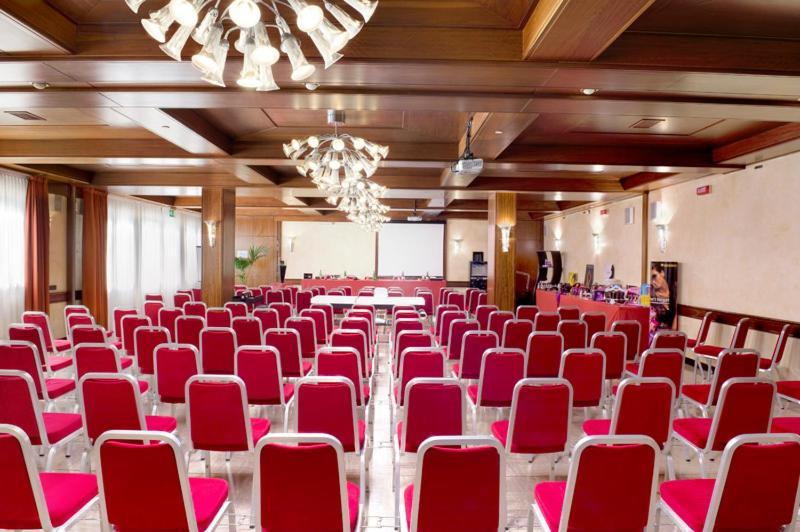 קמפוסמפיירו Hotel Al Pino Verde מראה חיצוני תמונה