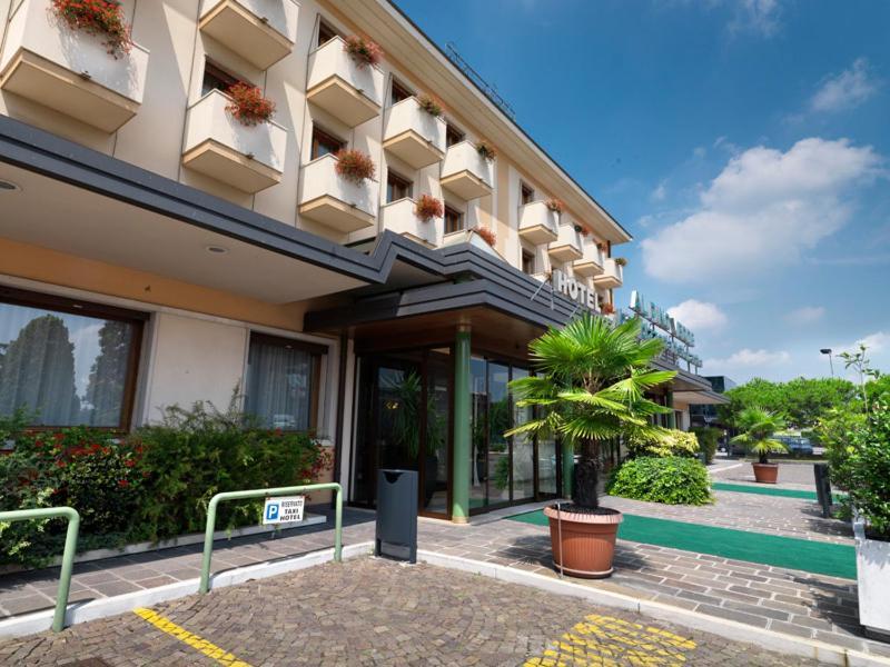קמפוסמפיירו Hotel Al Pino Verde מראה חיצוני תמונה