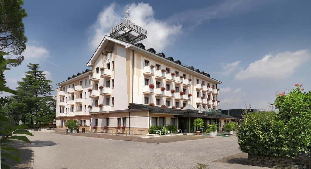 קמפוסמפיירו Hotel Al Pino Verde מראה חיצוני תמונה