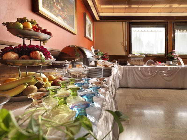 קמפוסמפיירו Hotel Al Pino Verde מראה חיצוני תמונה