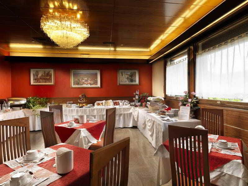 קמפוסמפיירו Hotel Al Pino Verde מראה חיצוני תמונה