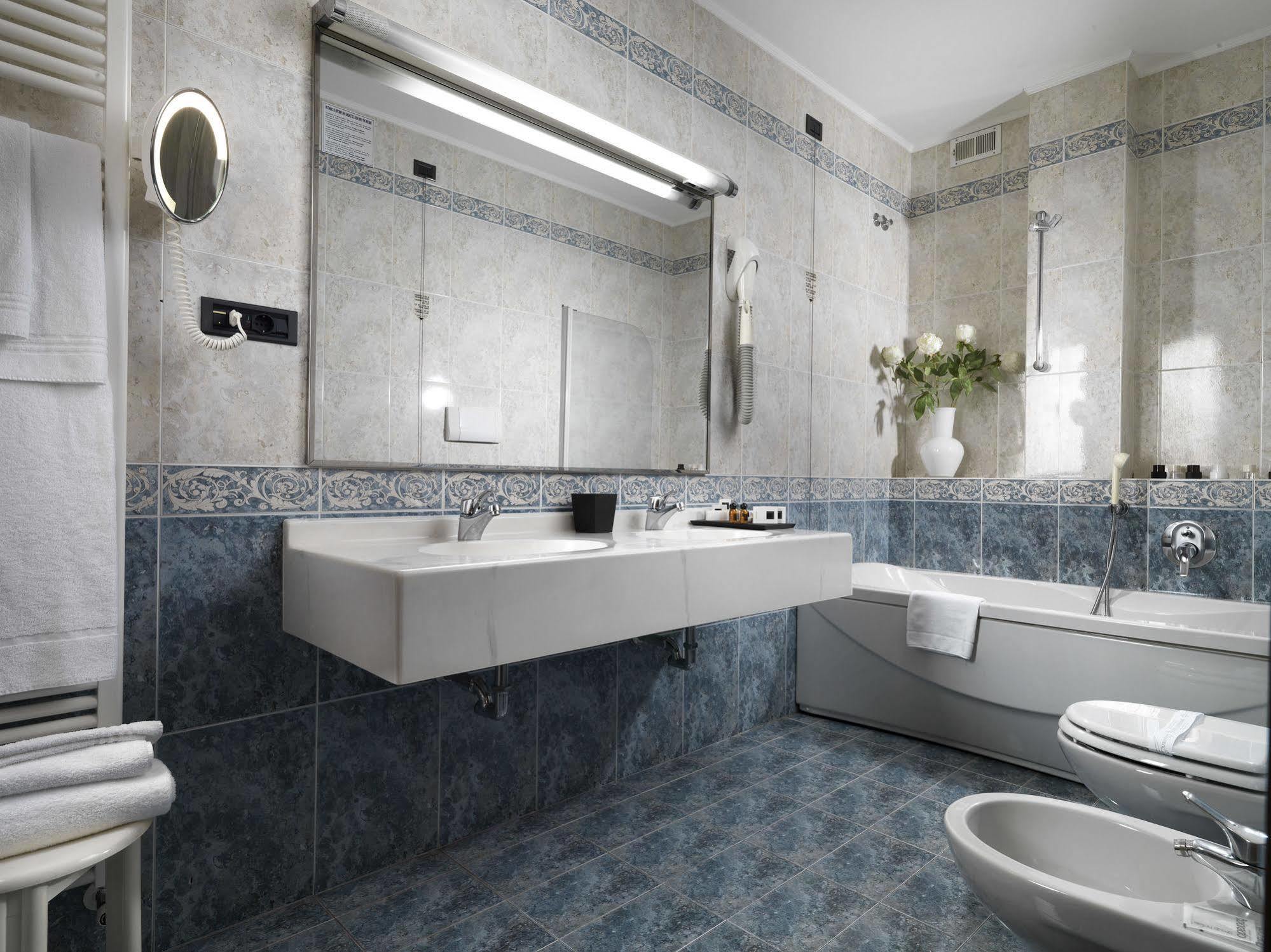 קמפוסמפיירו Hotel Al Pino Verde מראה חיצוני תמונה