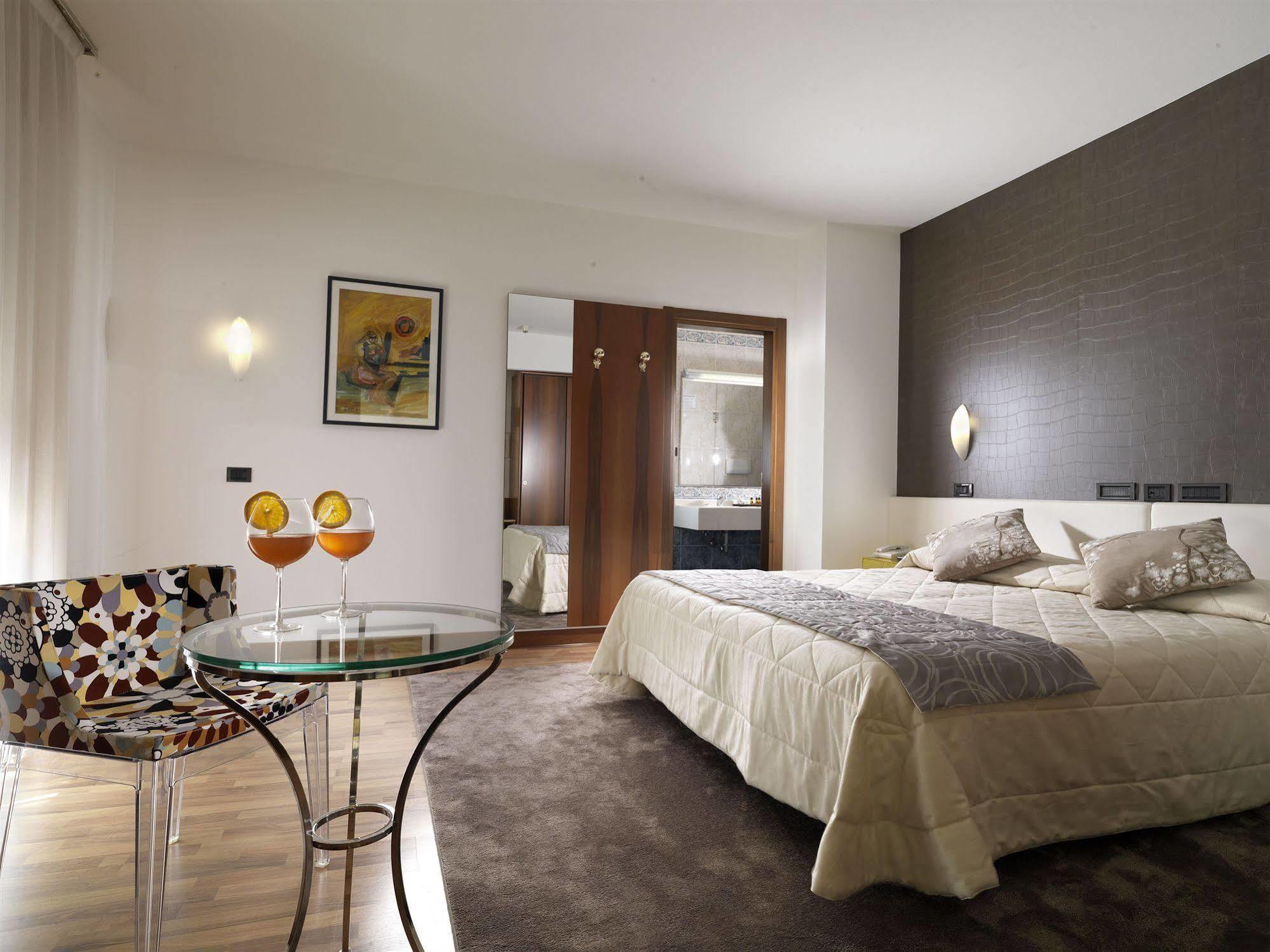 קמפוסמפיירו Hotel Al Pino Verde מראה חיצוני תמונה