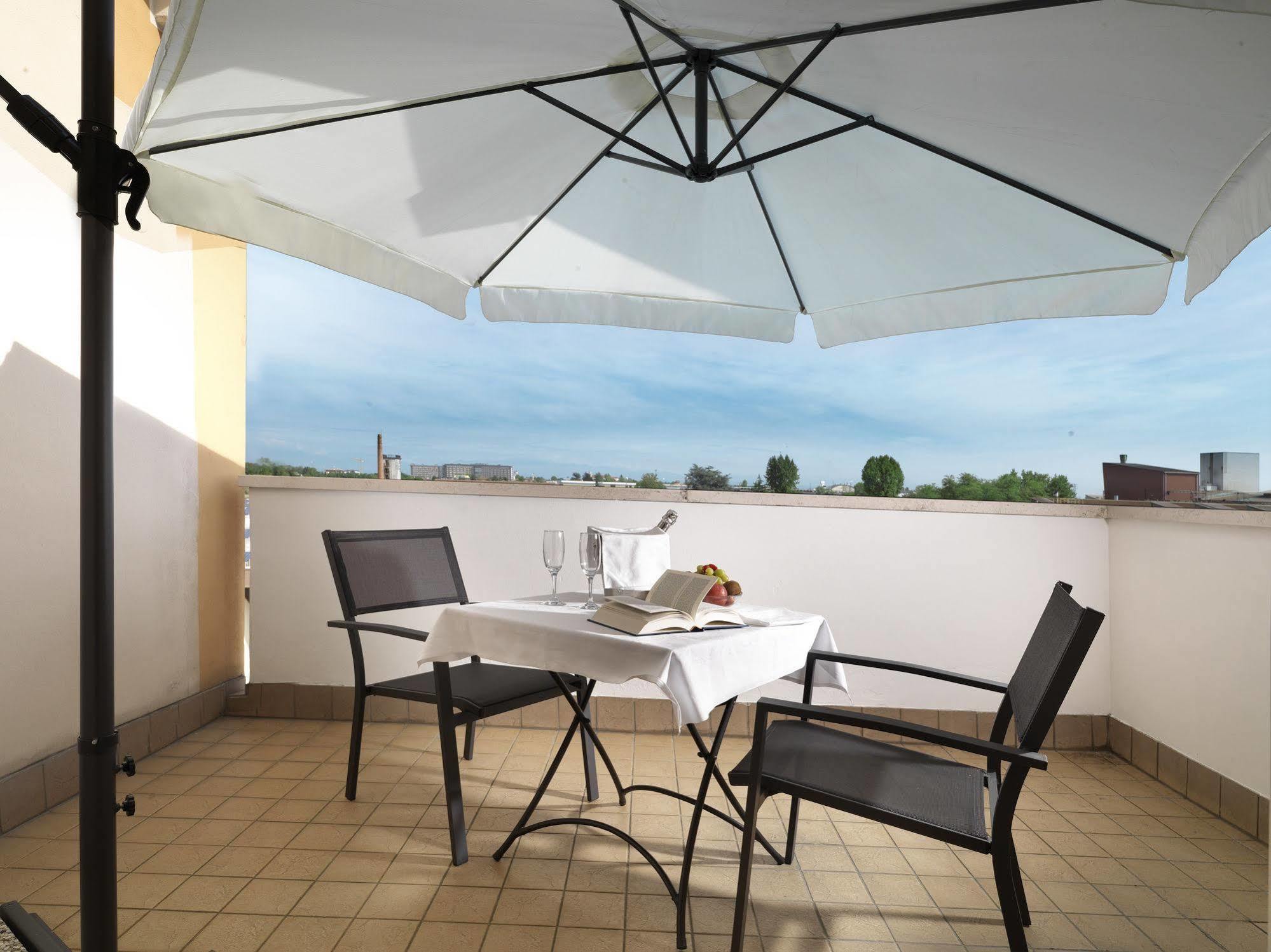 קמפוסמפיירו Hotel Al Pino Verde מראה חיצוני תמונה